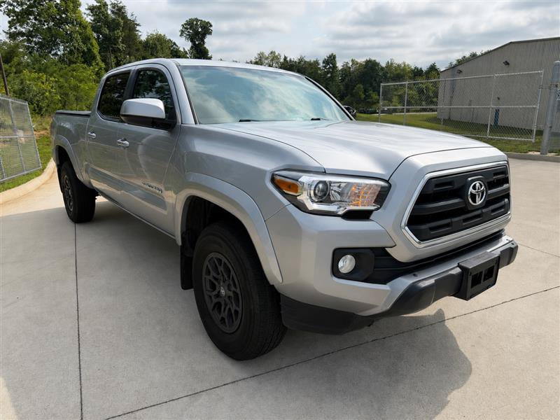 Used 2017 Toyota Tacoma SR5 w/ Tow Package AWD/4WD image 10