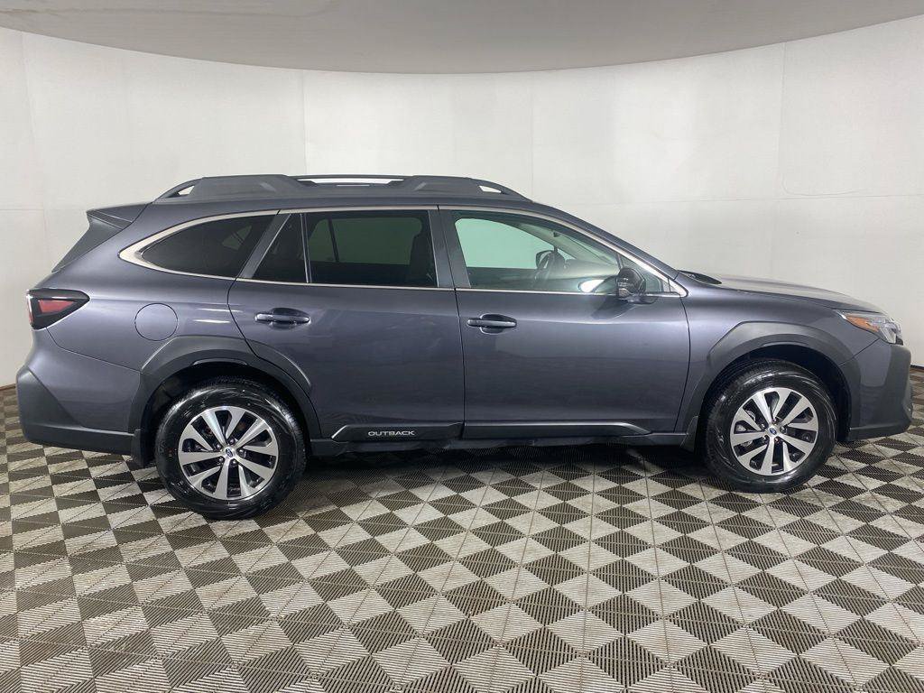 Certified 2025 Subaru Outback Premium AWD/4WD image 8