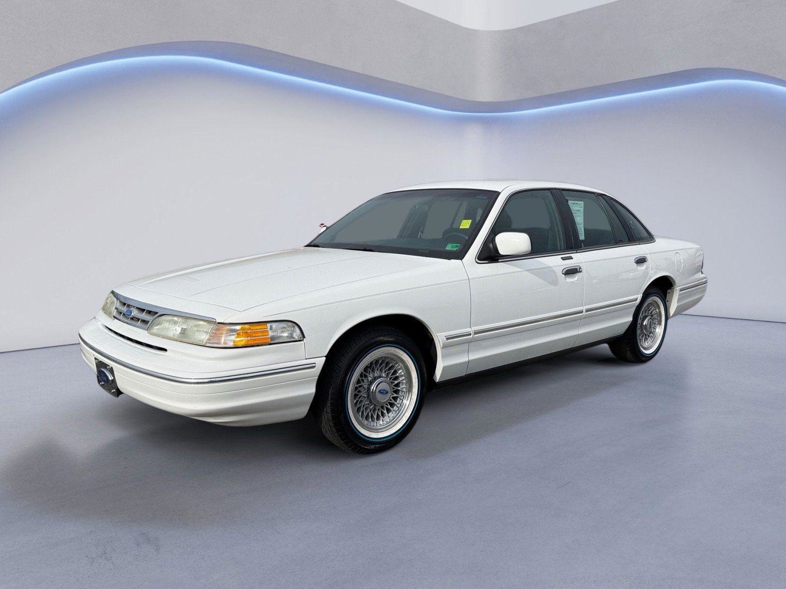 Used 1996 Ford Crown Victoria LX RWD image 7