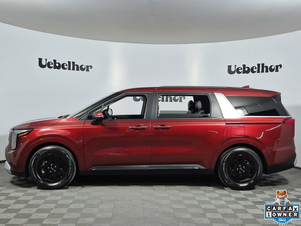 Used 2025 Kia Carnival FWD image 4