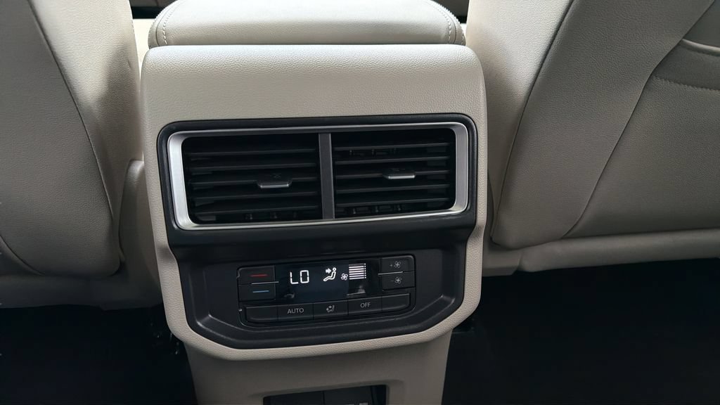 New 2026 Volkswagen Atlas SE FWD image 26