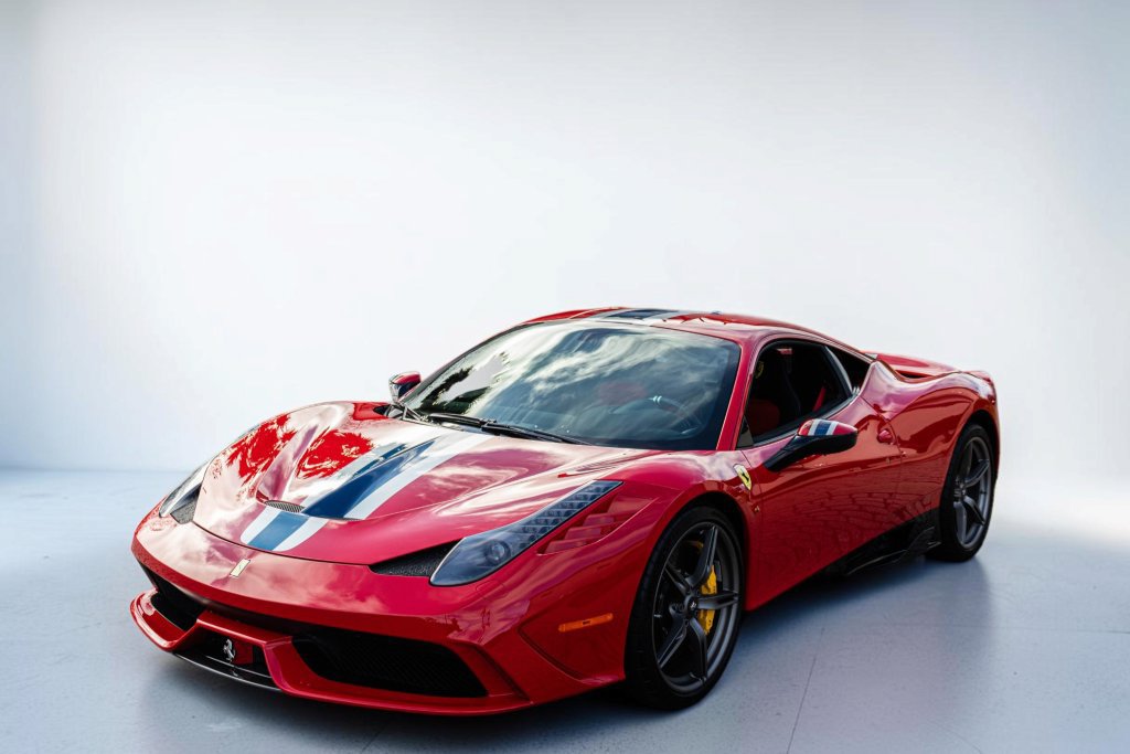 Used 2015 Ferrari 458 Speciale Coupe RWD image 10