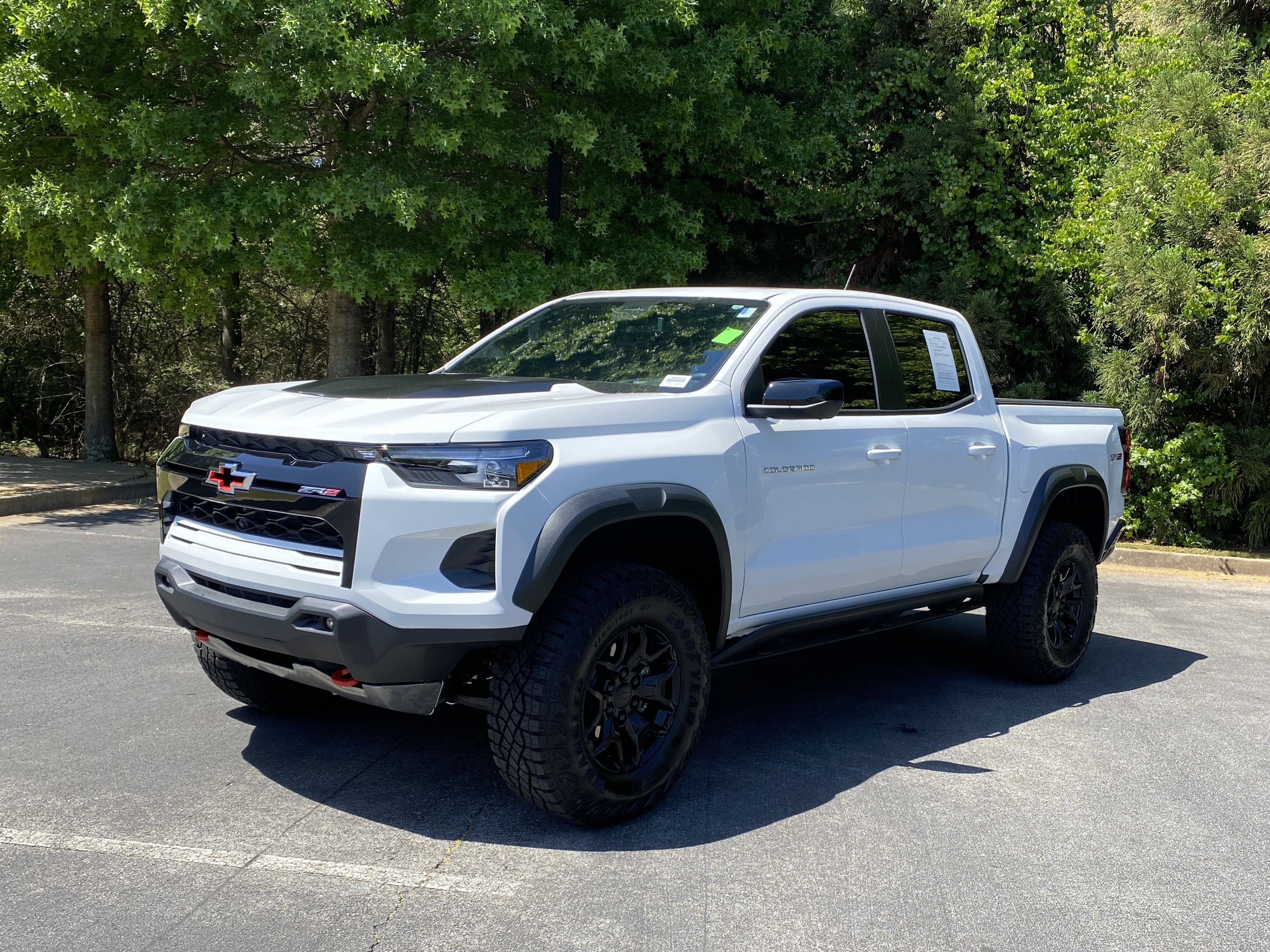 Used 2026 Chevrolet Colorado ZR2 w/ Technology Package AWD/4WD image 5