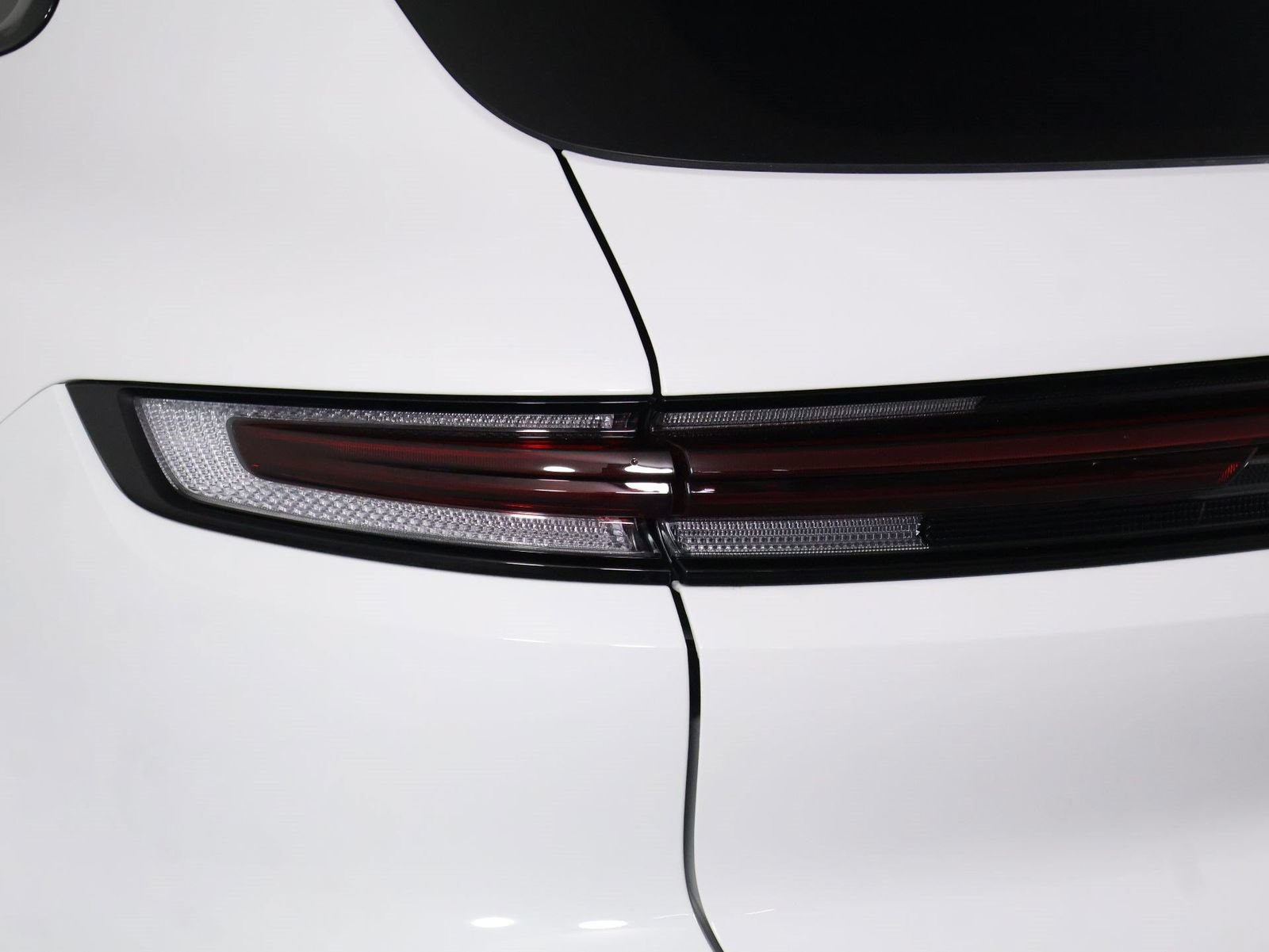Certified 2024 Porsche Cayenne S AWD/4WD image 21