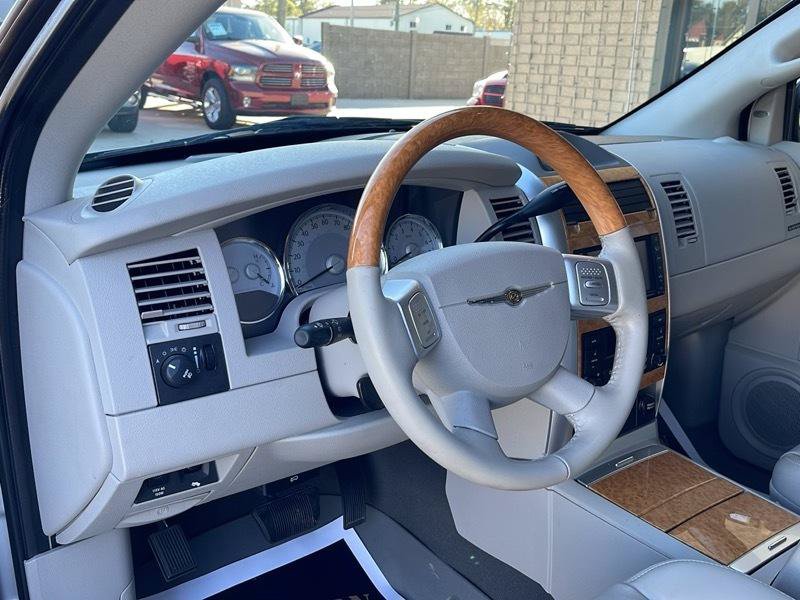Used 2008 Chrysler Aspen Limited AWD/4WD image 28