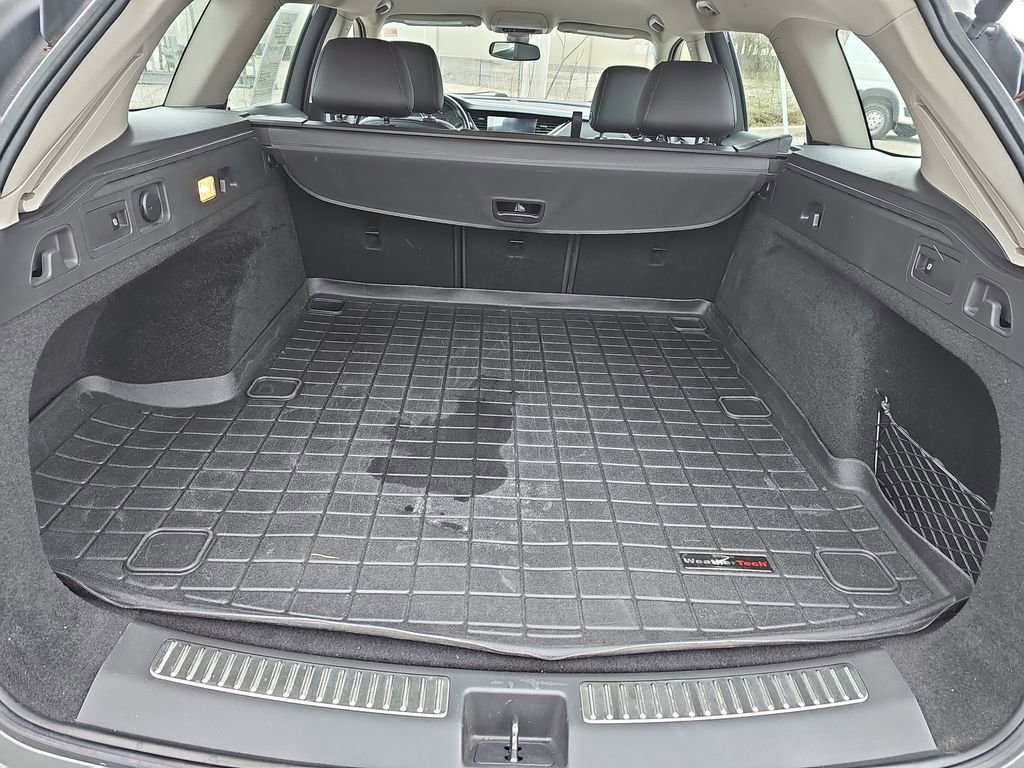 Used 2019 Buick Regal Essence w/ Driver Confidence Package I image 12