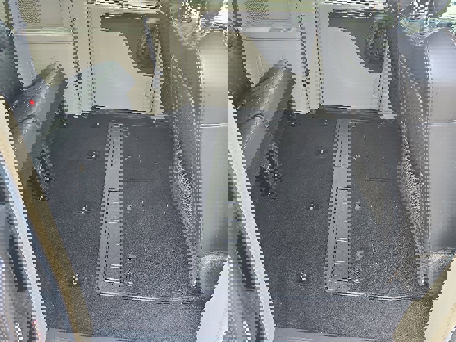 Used 2016 Chrysler Town & Country Limited Platinum image 11