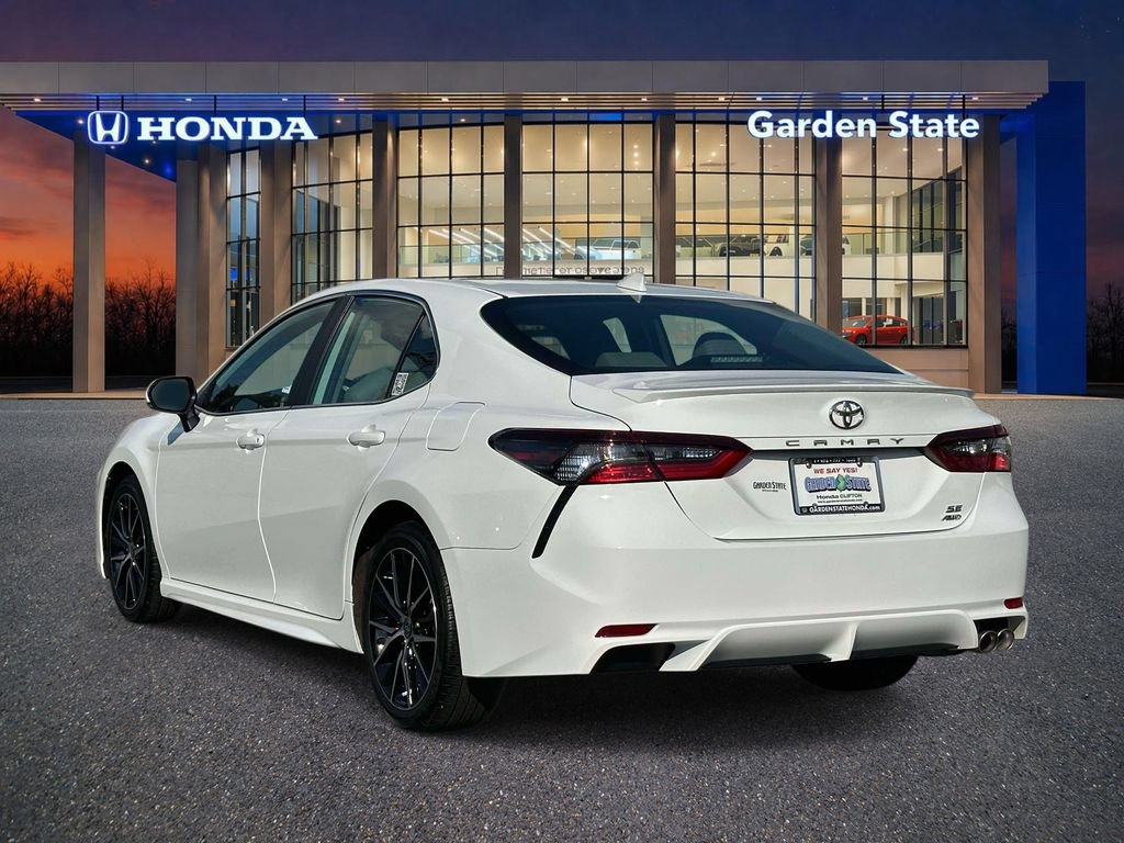Used 2024 Toyota Camry SE AWD/4WD image 4