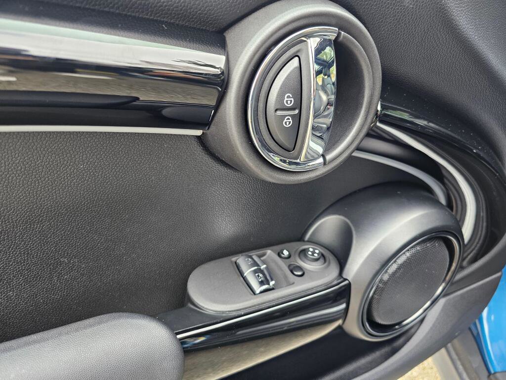 Used 2023 MINI Cooper SE image 30