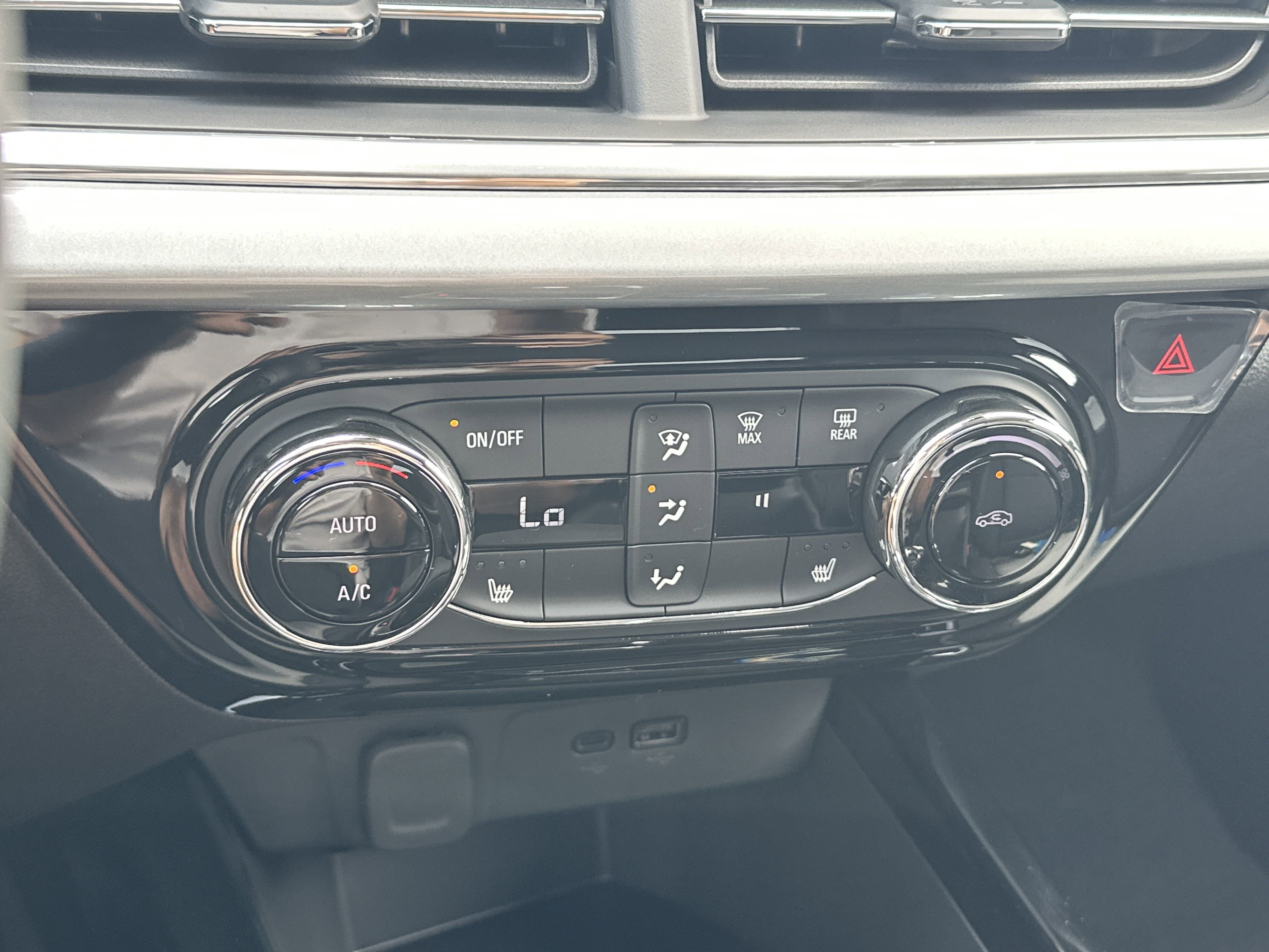 New 2025 Chevrolet Trax LT w/ Driver Confidence Package image 21