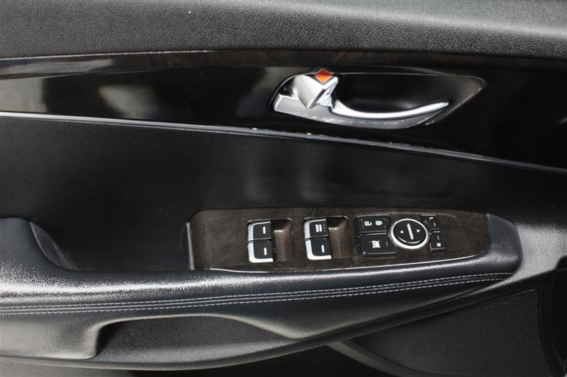 Used 2017 Kia Sorento LX w/ LX Convenience Package image 16