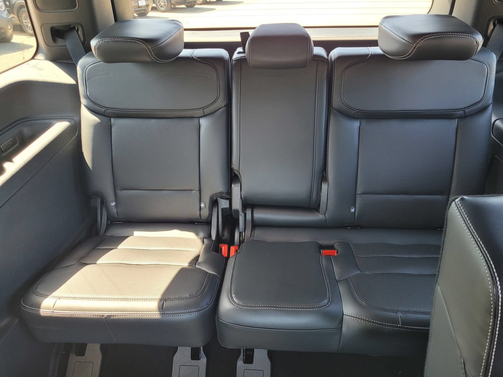 New 2026 Ford Expedition Platinum w/ Stealth Appearance Package AWD/4WD image 9