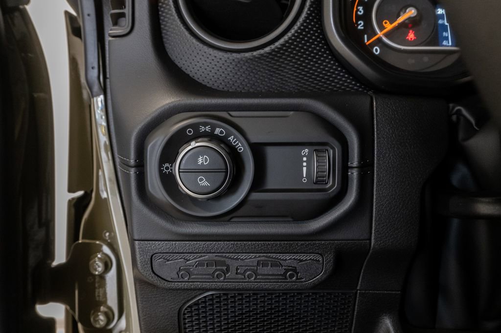 New 2026 Jeep Gladiator Mojave image 16