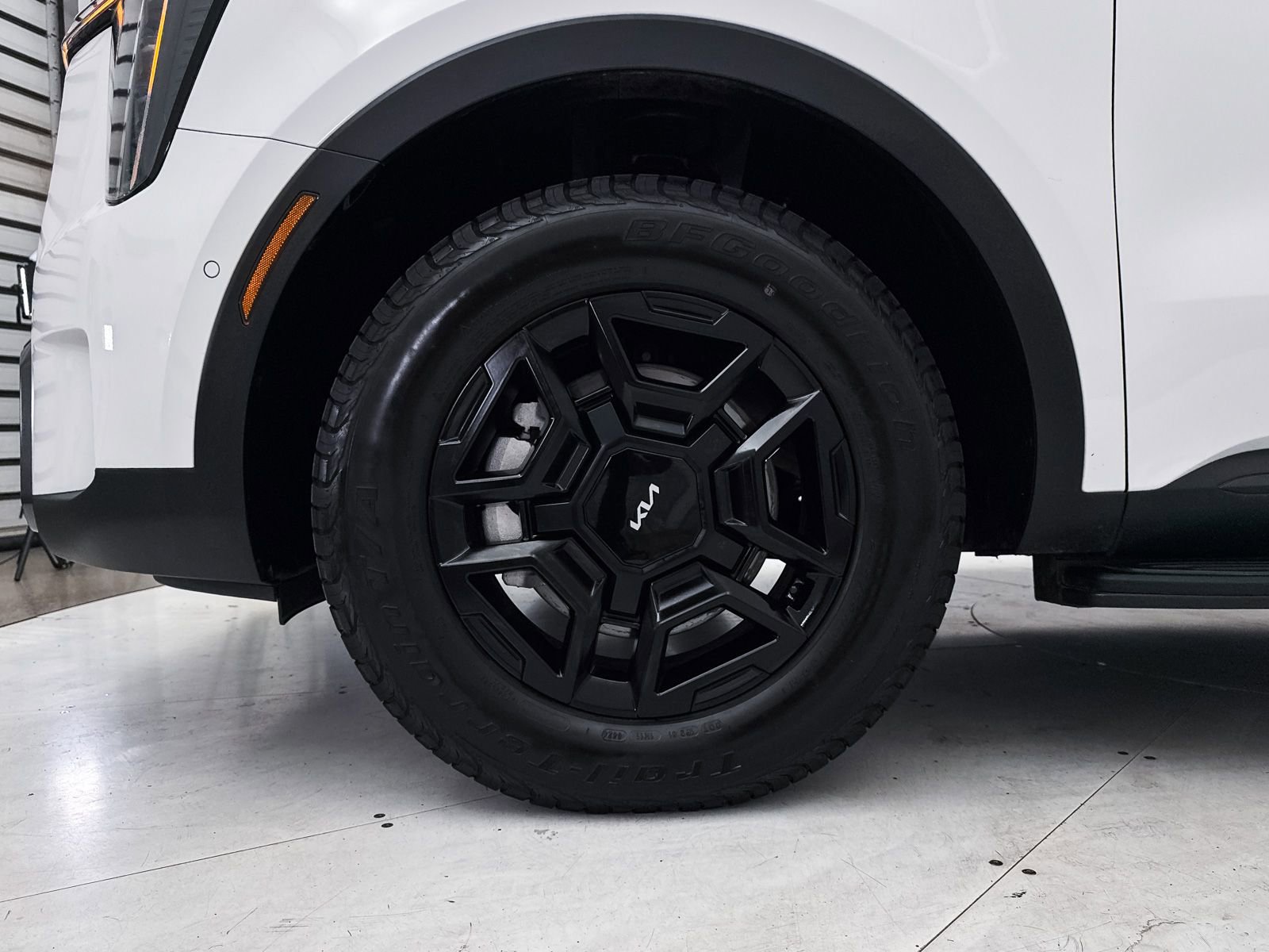 Certified 2024 Kia Sorento SX Prestige w/ Olive Brown Leather Package AWD/4WD image 18