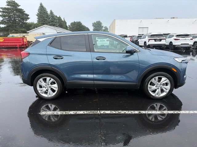 Used 2025 Buick Encore GX Preferred w/ Comfort Package AWD/4WD image 5
