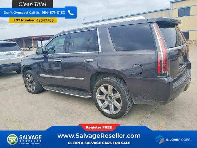 Used 2018 Cadillac Escalade Luxury image 3
