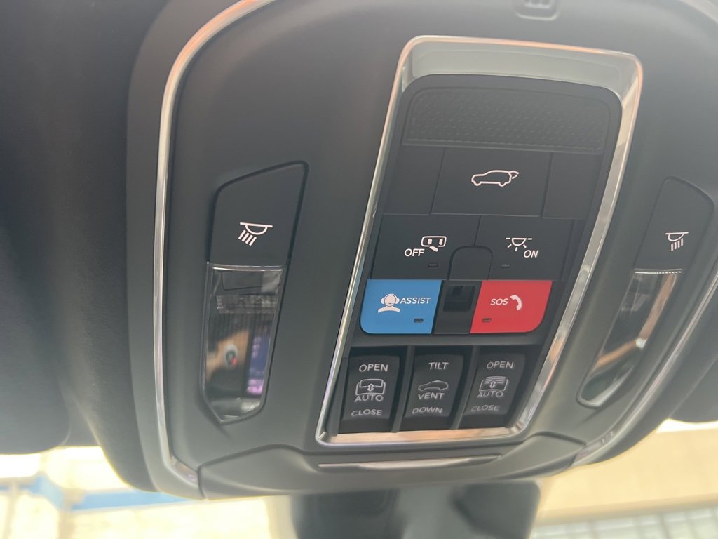 Used 2025 Jeep Grand Cherokee L Summit image 12