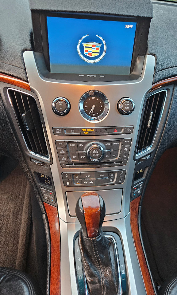 Used 2010 Cadillac CTS Premium image 9