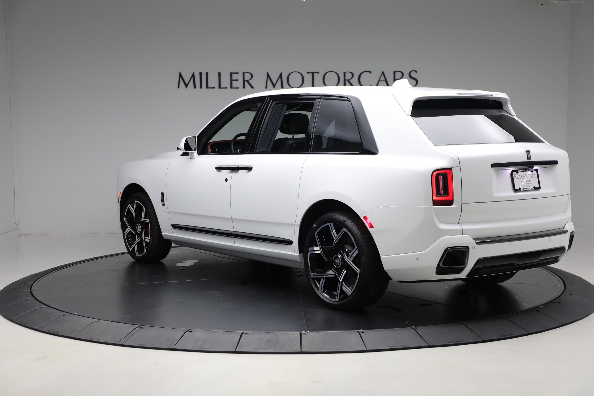 Certified 2025 Rolls-Royce Cullinan Black Badge AWD/4WD image 7