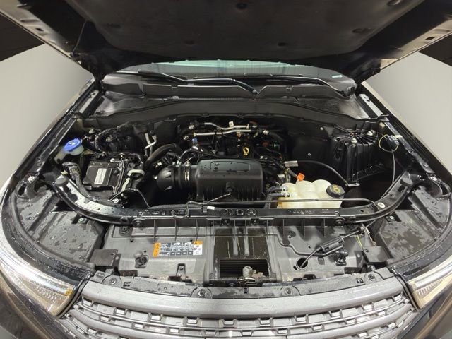 Used 2023 Ford Explorer XLT w/ Equipment Group 202A image 27