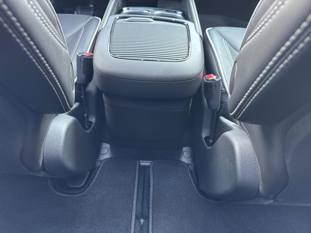 New 2026 Chrysler Pacifica Limited image 37