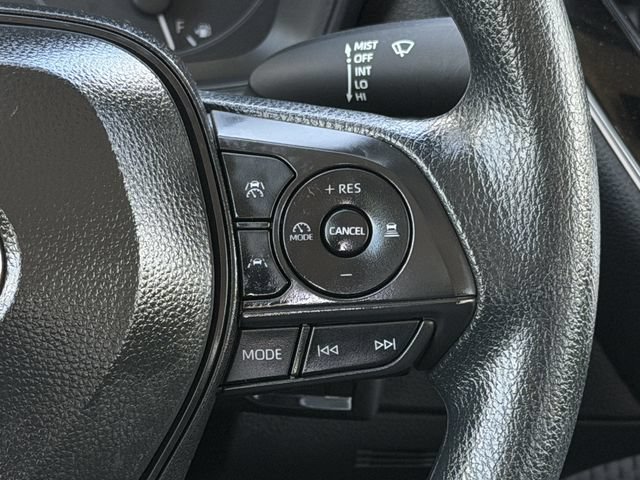Used 2025 Toyota Corolla LE FWD image 14