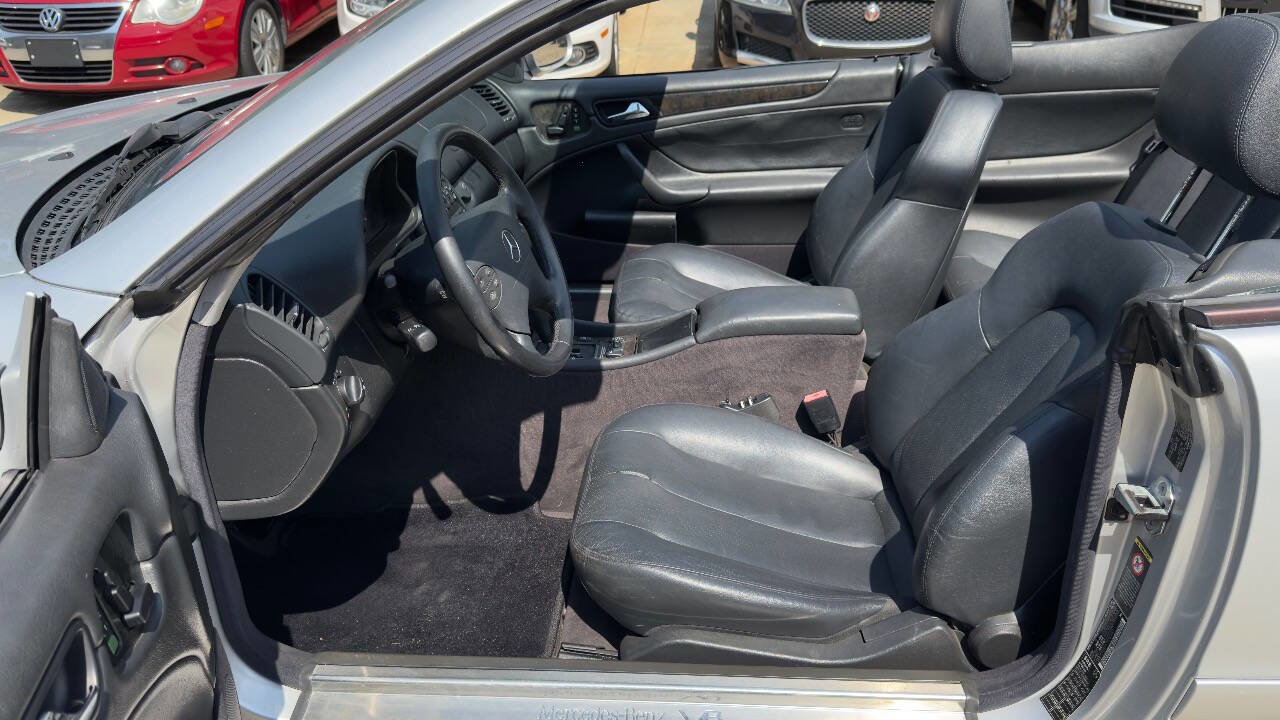 Used 2000 Mercedes-Benz CLK 430 Cabriolet image 25
