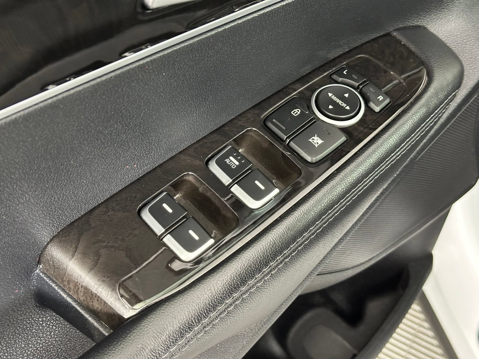 Used 2016 Kia Sorento AWD image 30