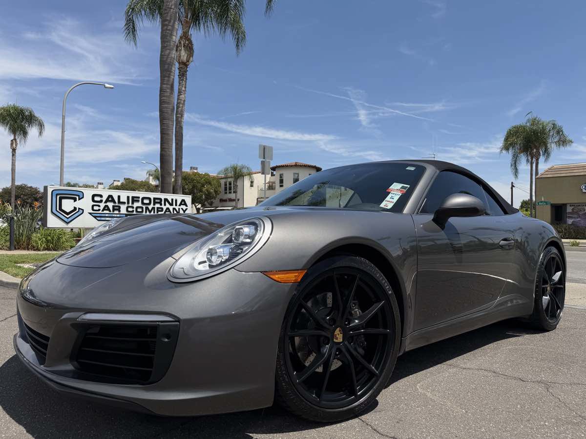 Used 2019 Porsche 911 Carrera RWD image 2