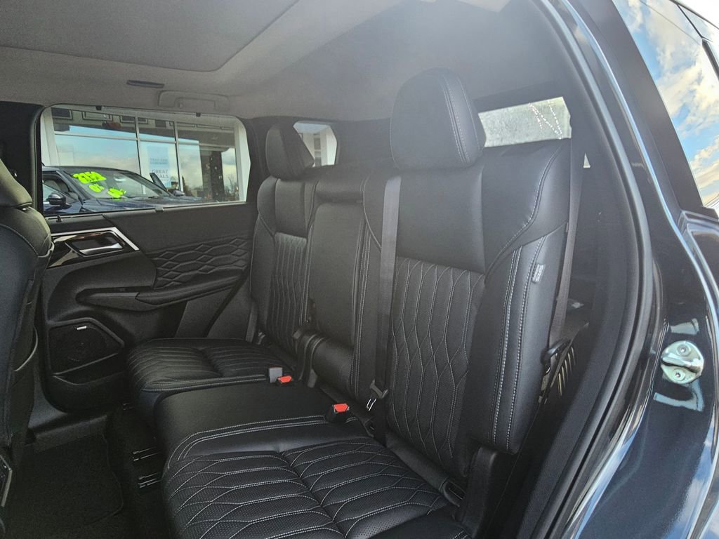 New 2026 Mitsubishi Outlander SEL image 12