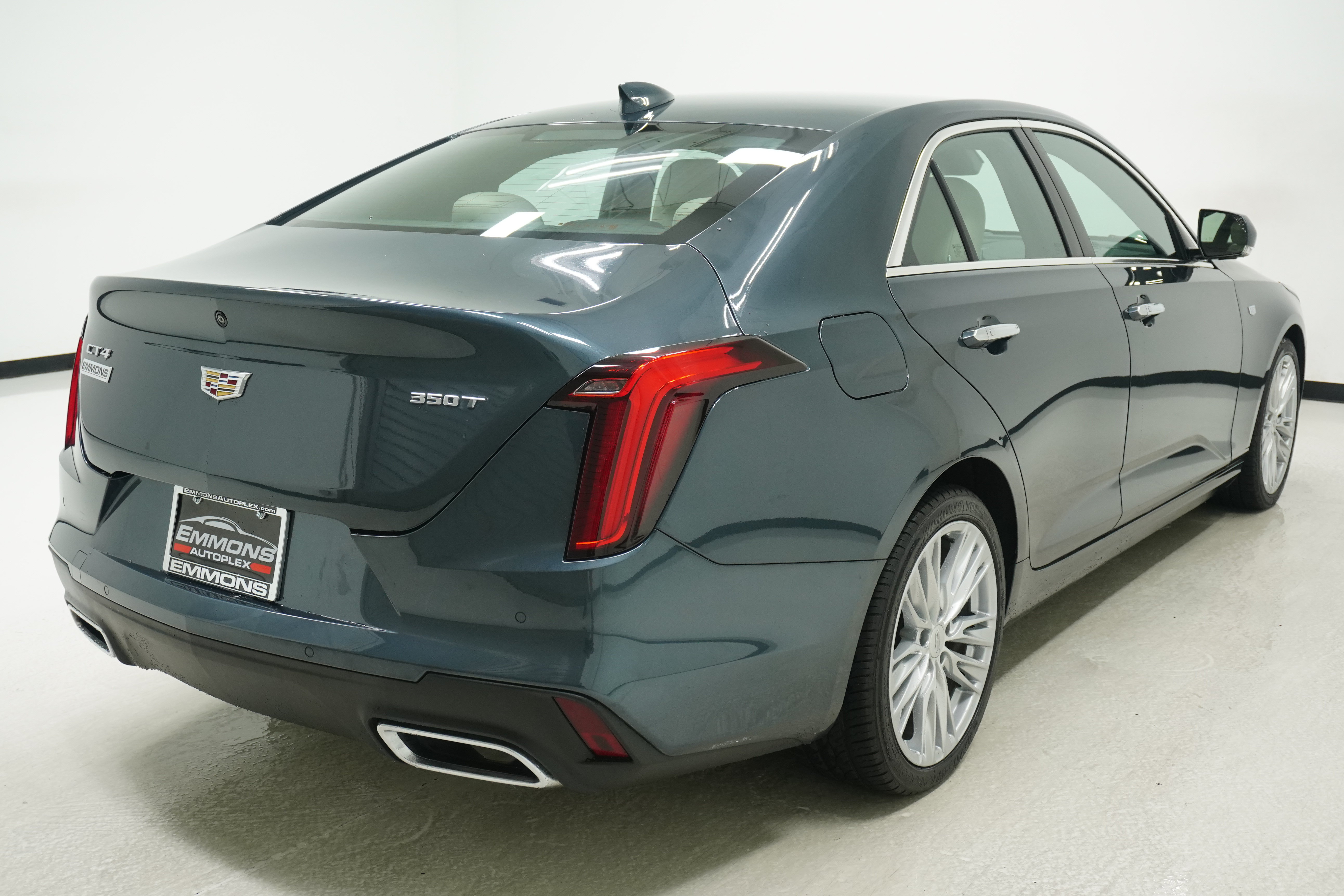Used 2021 Cadillac CT4 Premium Luxury RWD image 4