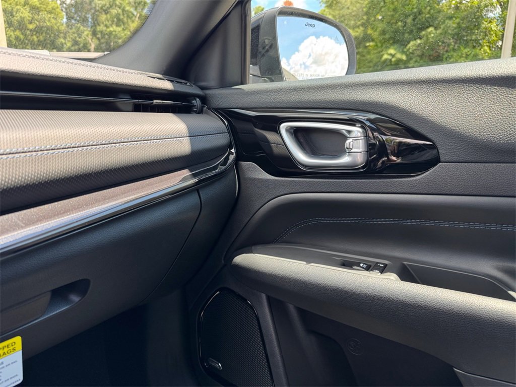 New 2025 Jeep Compass Limited w/ Sun & Sound Group image 27