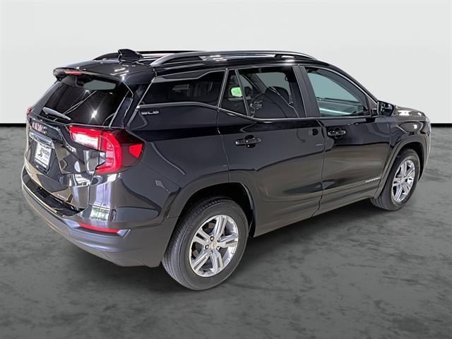 Used 2022 GMC Terrain SLE w/ Driver Convenience Package AWD/4WD image 4
