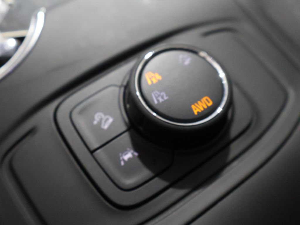 Used 2024 GMC Terrain SLE image 30