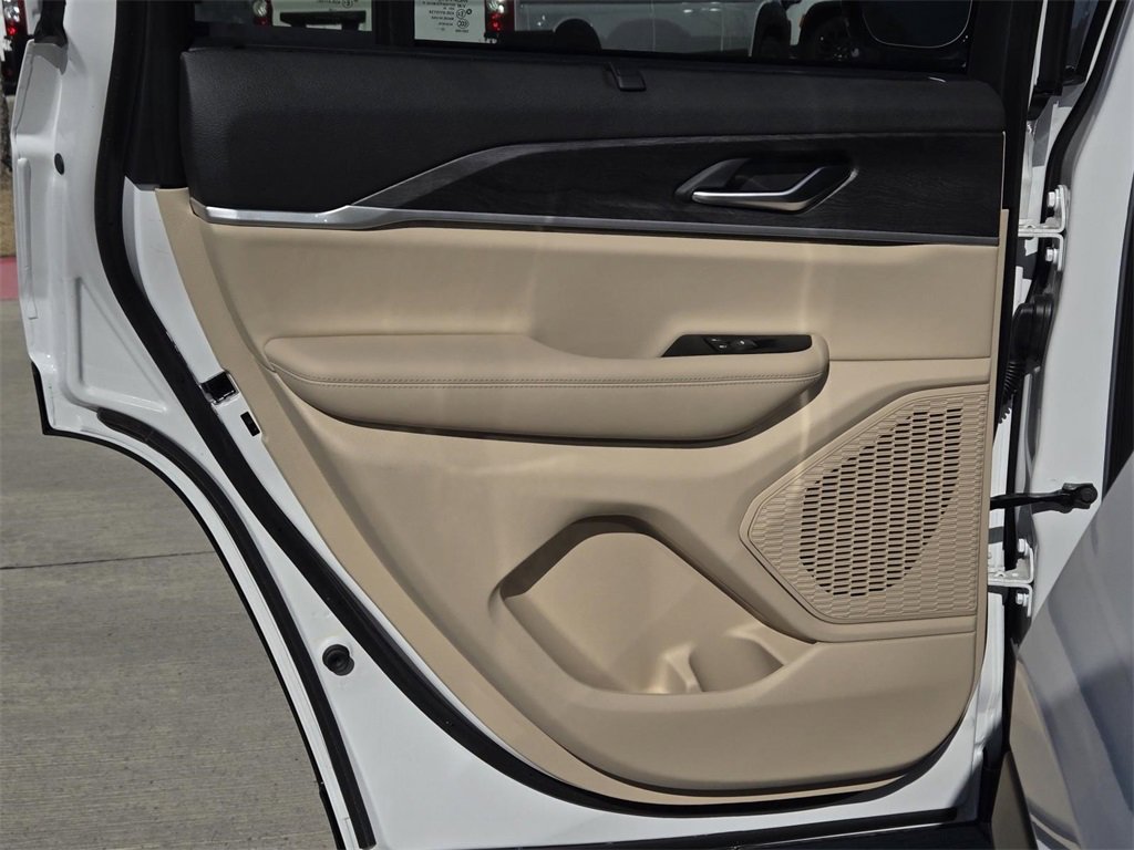 New 2025 Jeep Grand Cherokee Limited w/ Luxury Tech Group II image 12