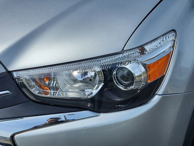 Used 2018 Mitsubishi Outlander Sport SE AWD/4WD image 9