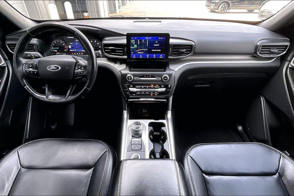 Used 2020 Ford Explorer XLT w/ Equipment Group 202A AWD/4WD image 15