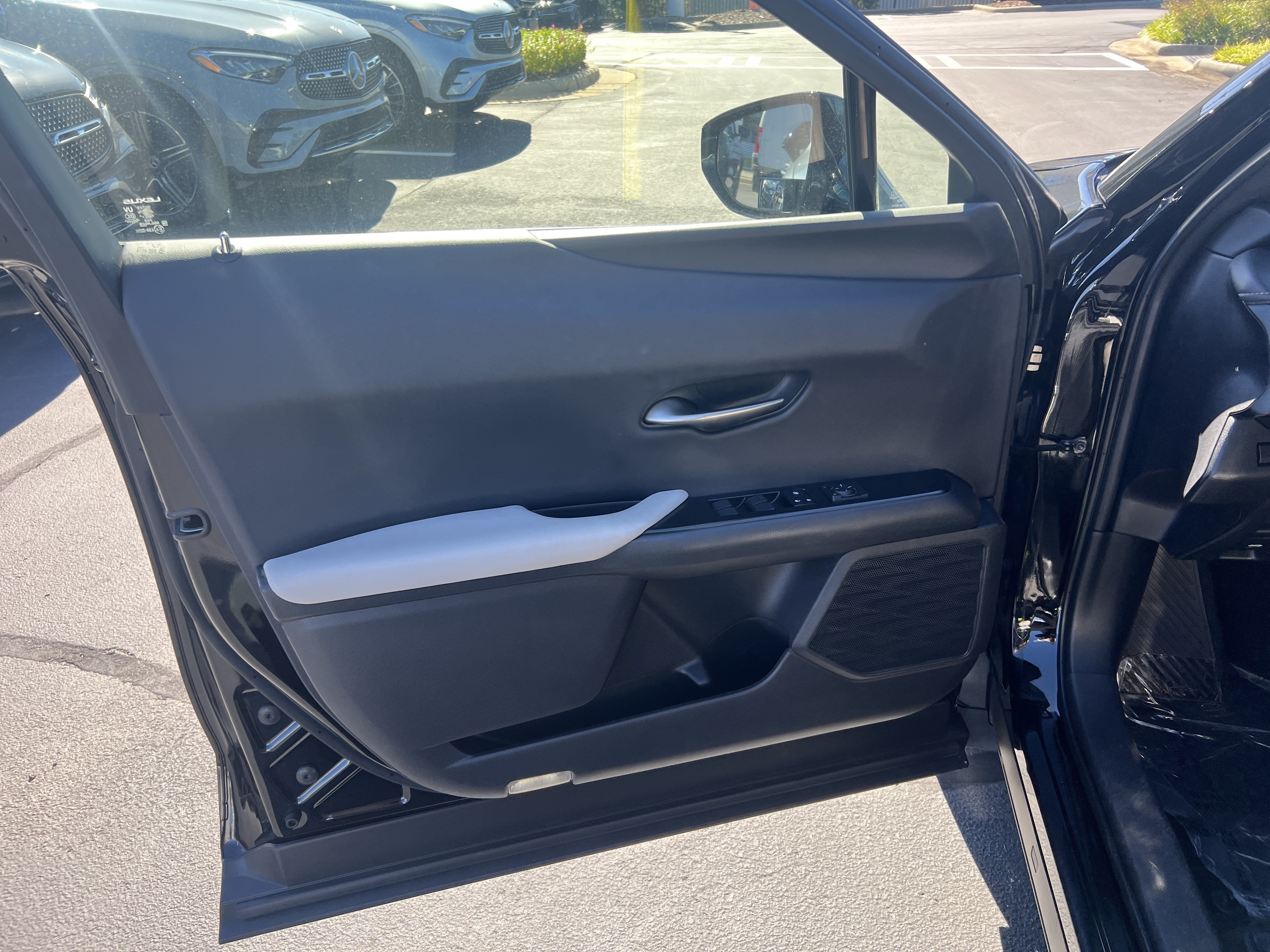 Used 2021 Lexus UX 250h w/ Accessory Package (Z1) AWD/4WD image 14