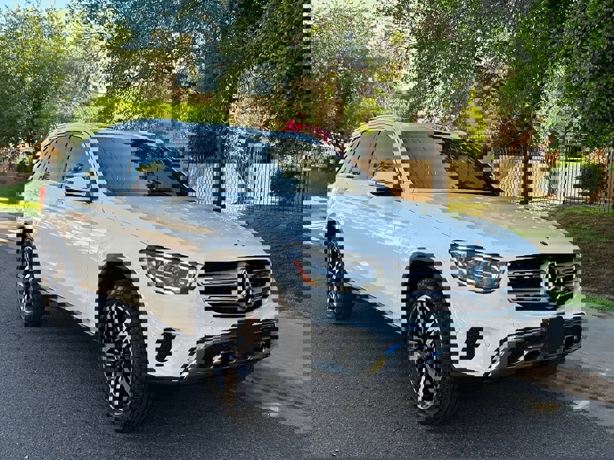 Used 2021 Mercedes-Benz GLC 300 image 2