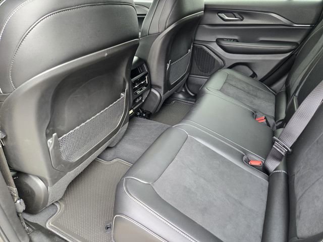Certified 2024 Jeep Grand Cherokee Altitude AWD/4WD image 37