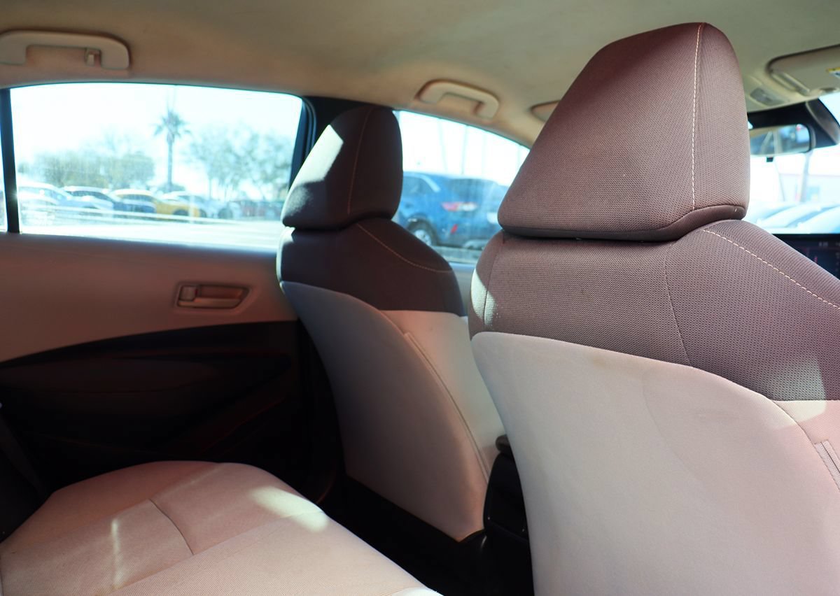 Used 2022 Toyota Corolla LE FWD image 28