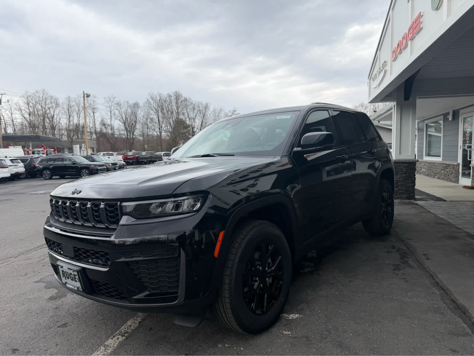 New 2026 Jeep Grand Cherokee Altitude AWD/4WD image 3