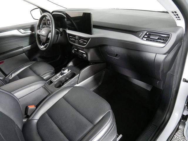 Certified 2025 Ford Escape Platinum AWD/4WD image 10