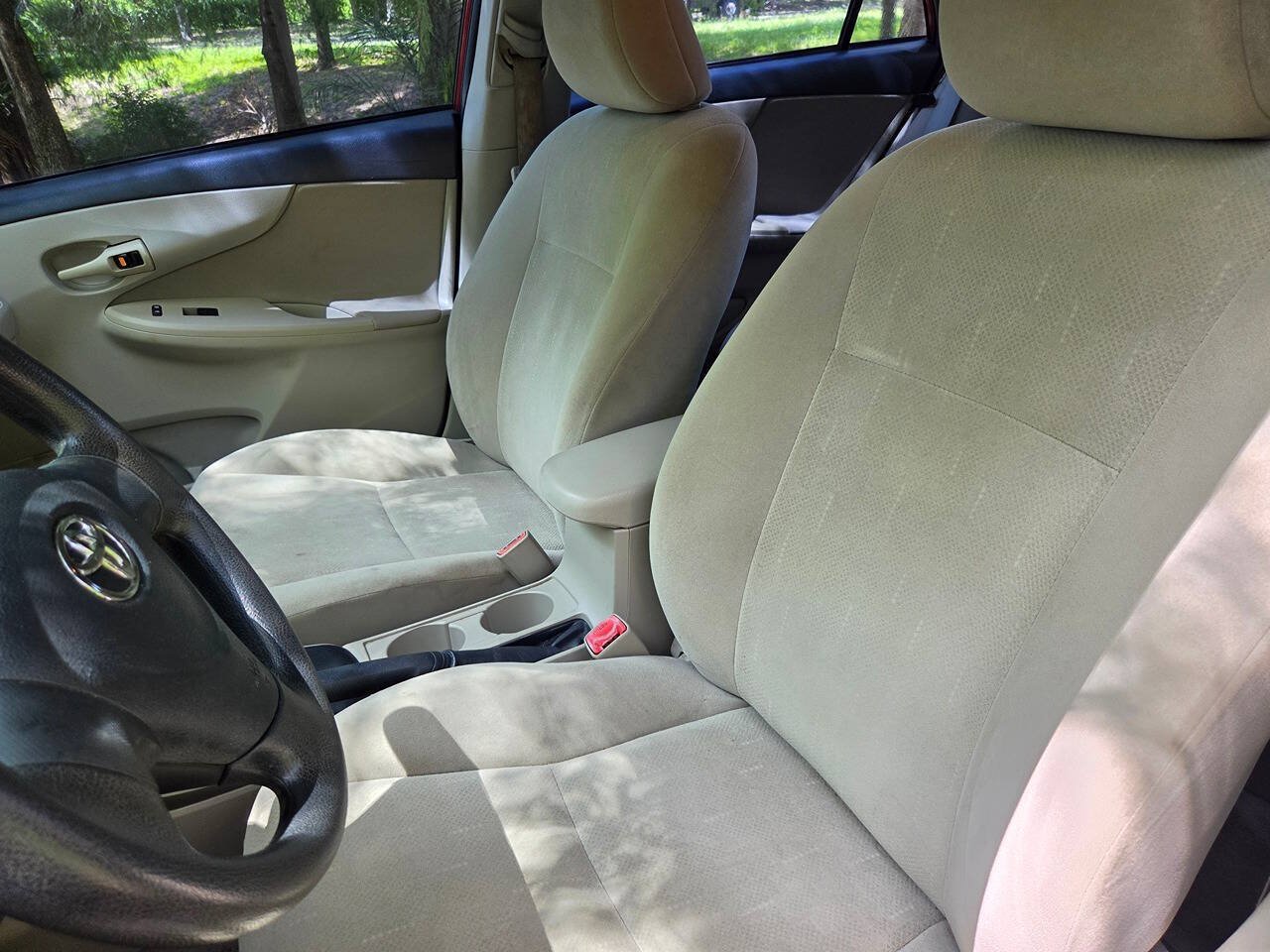 Used 2013 Toyota Corolla L FWD image 18
