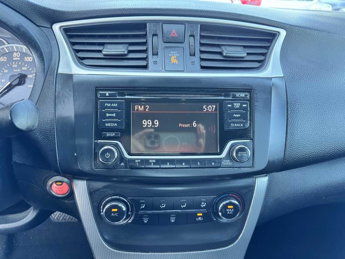 Used 2015 Nissan Sentra SR FWD image 40