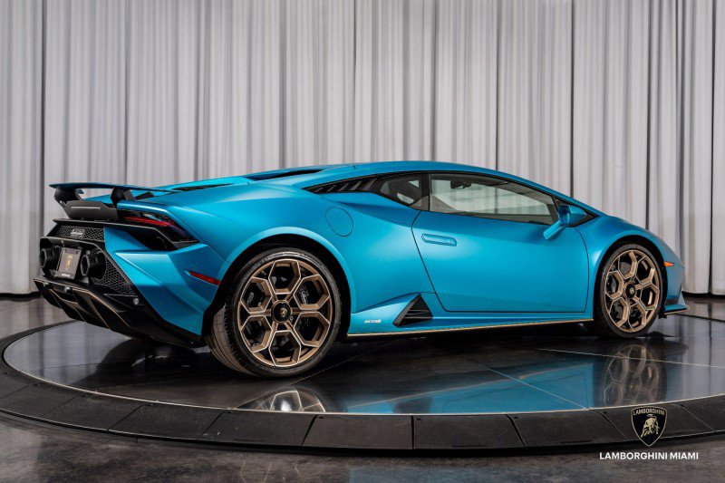 Used 2024 Lamborghini Huracan Tecnica image 20