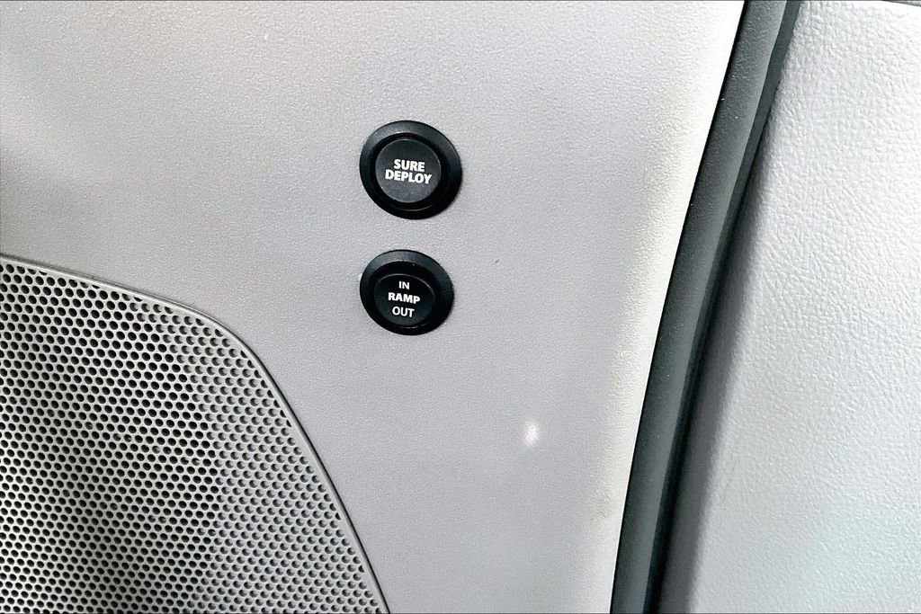 Used 2015 Toyota Sienna XLE w/ XLE Navigation Package image 16