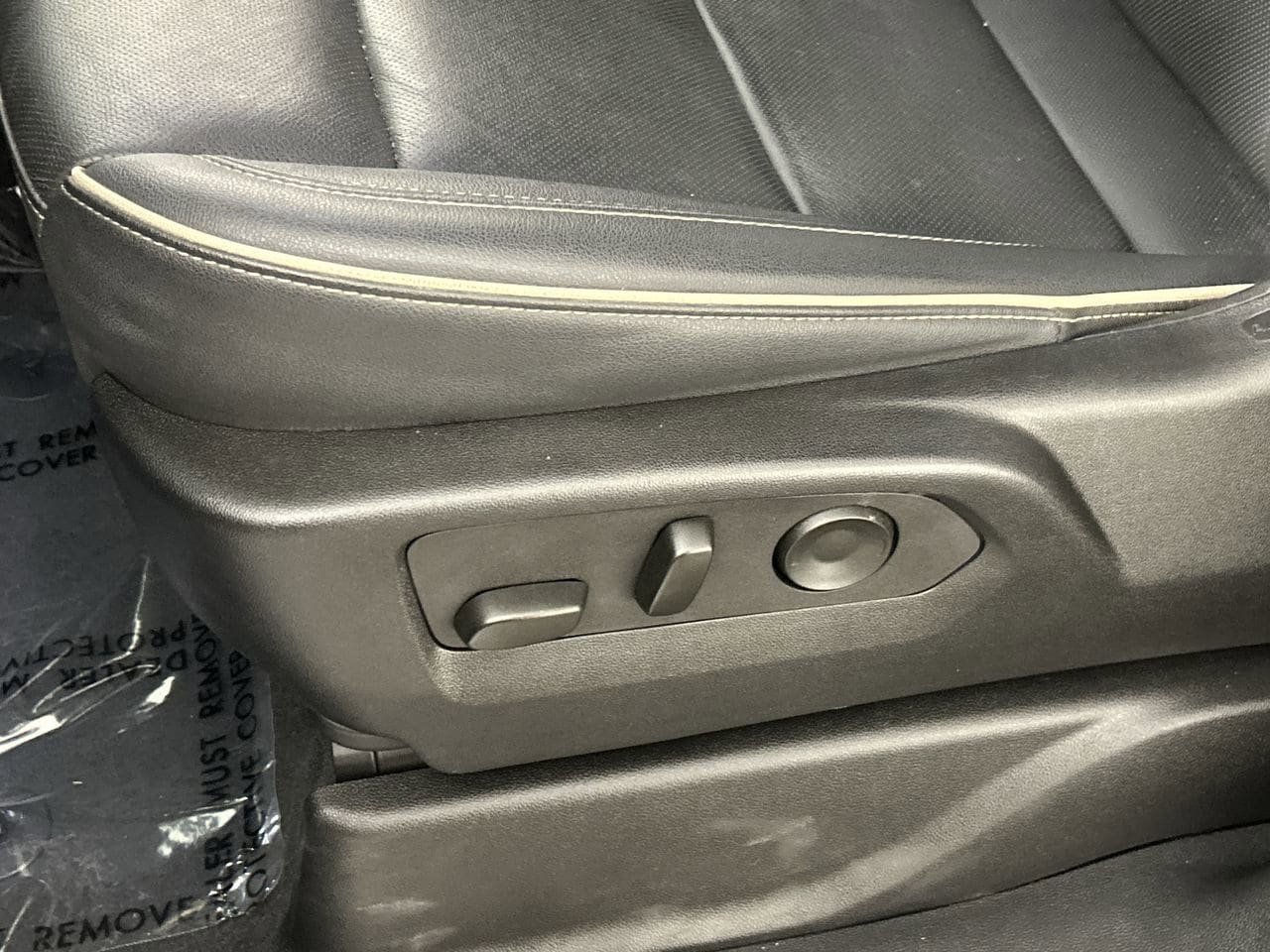 Used 2025 GMC Yukon Elevation image 19