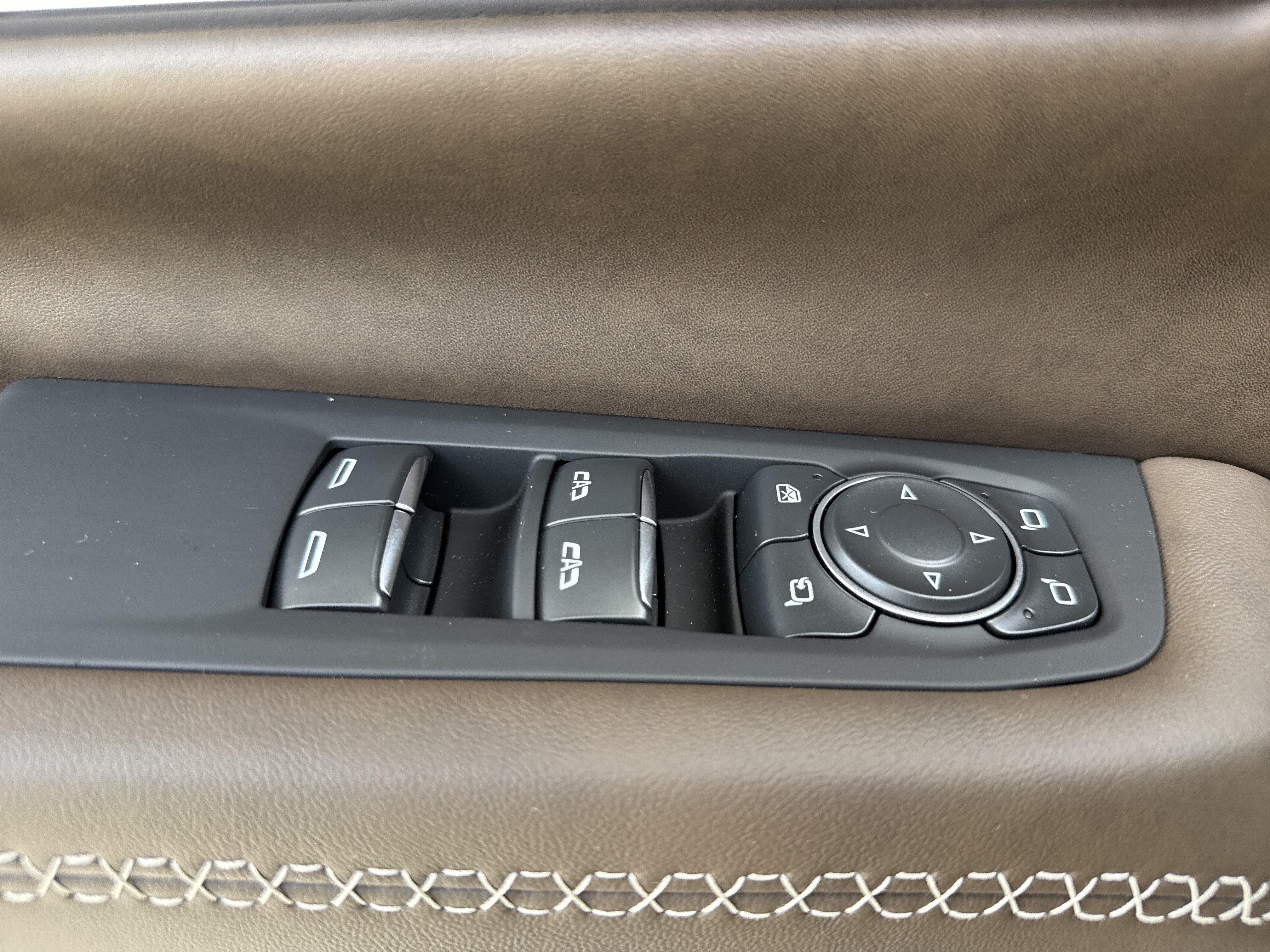 New 2026 GMC Yukon XL Denali Ultimate AWD/4WD image 14