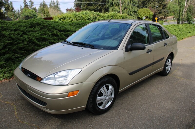 Used 2001 Ford Focus LX FWD image 1